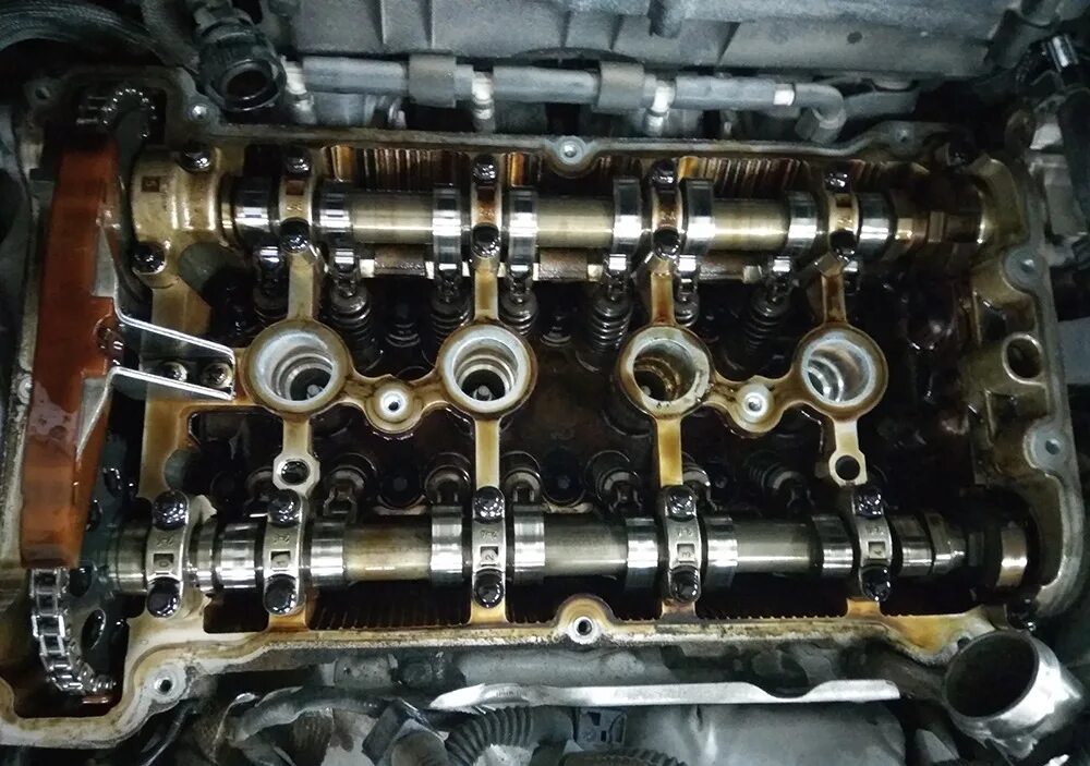 Клапанная крышка ep6 120. Peugeot ep6. Пежо 308 ep6 cdt. Пежо 408 ep6. Двигатель пежо 3008 2012 турбо.