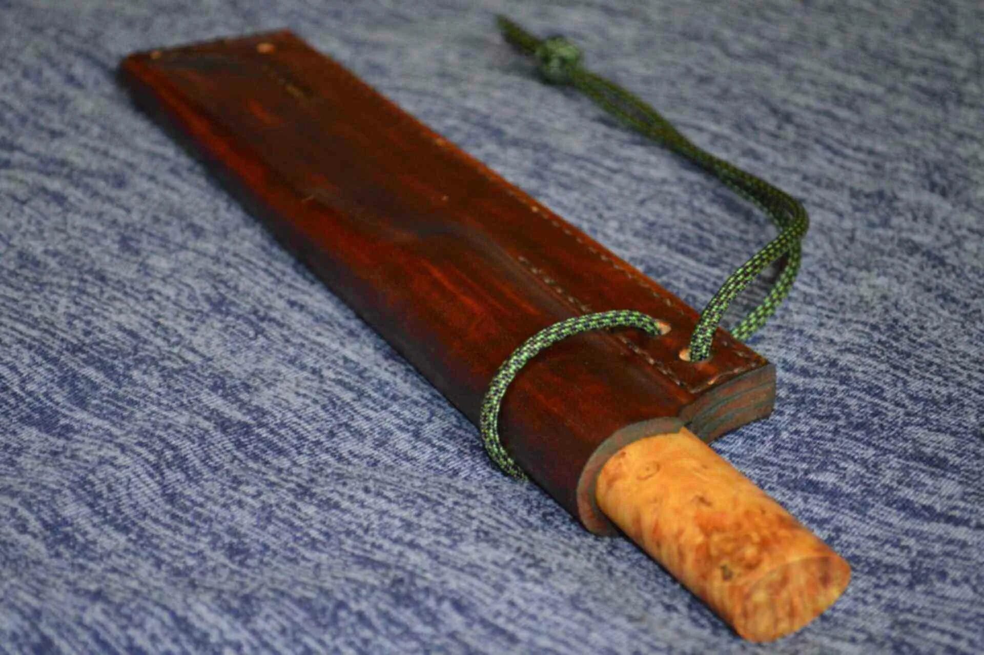 Деревянные ножны. Ножны для якутского ножа. Деревянные ножны для якутского. Деревянные ножны для якутского ножа. Подвес для деревянных ножен.