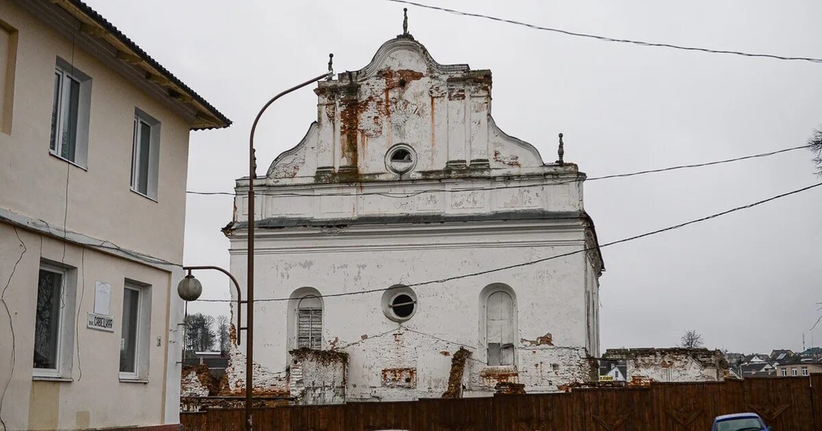 Какие синагоги восстановлены. Слонимская синагога. Витебская синагога. Древняя синагога в газе. Самая древняя синагога.