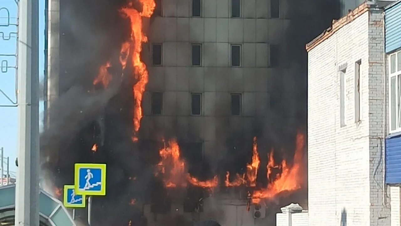 Чп самара сегодня пожар. Пожар в самаре 12.05.2025. скала пожар в самаре. крупнейший пожар в самаре. пожар в самаре 02.04.2025.