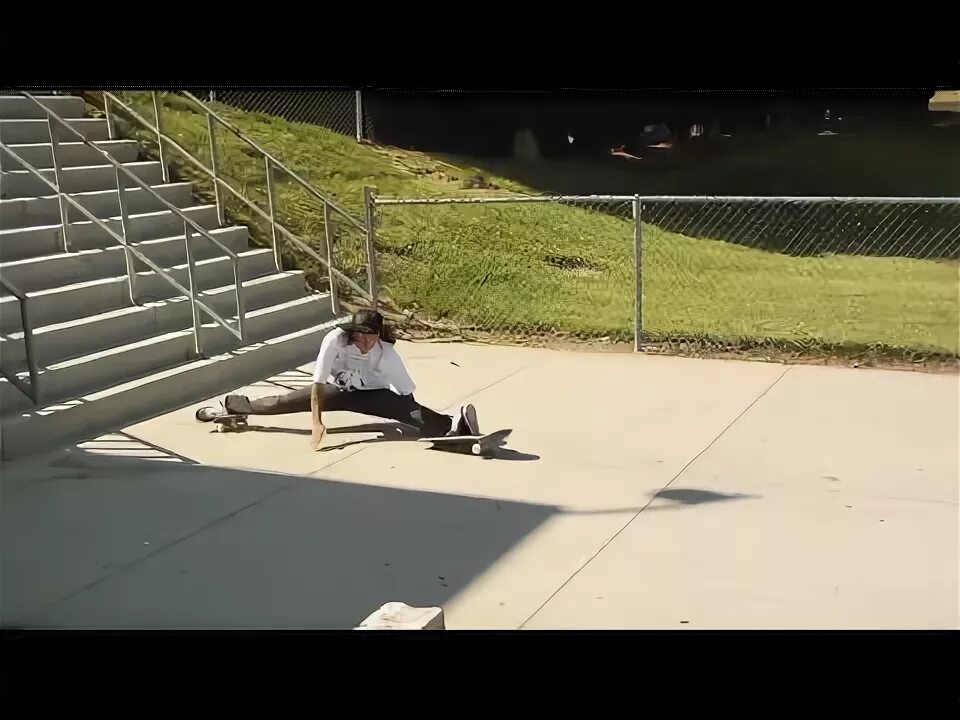 Упасть со скейта. Падения скейтбордистов. Скейт в воздухе. Упасть со скейта. Падения скейтбордистов.