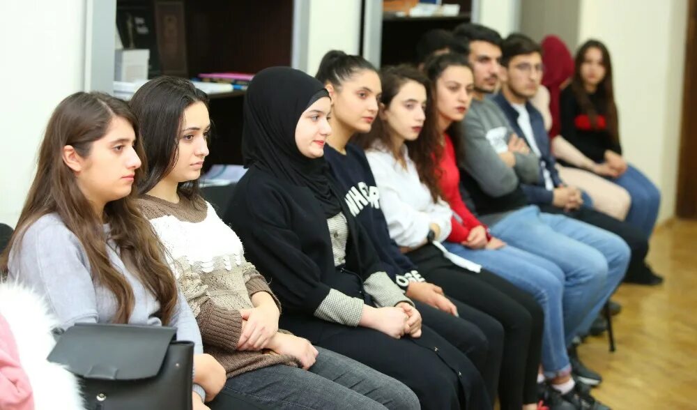 Мгу азербайджанцы студенты. Студенты азербайджанцы. Студенты азербайджана в университете. Студенты азербайджана. Студенты азербайджанцы.