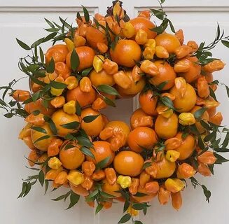 Венок из мандаринов