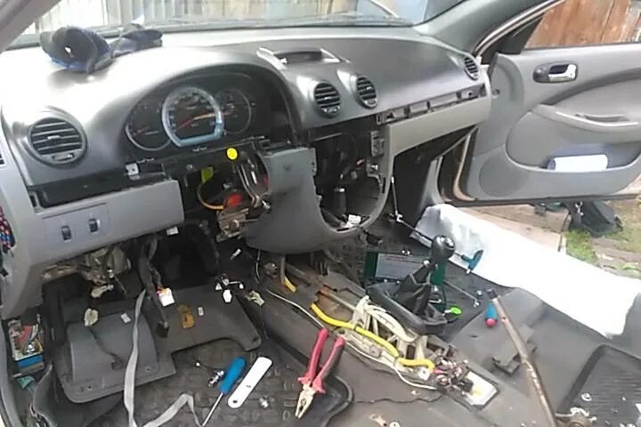 Радиатор печки шевроле спарк 2007. Радиатор печки лачетти хэтчбек. Замена радиатора отопления шевроле лачетти 1. Радиатор печки шевроле лачетти. Отопление салона шевроле лачетти 1.