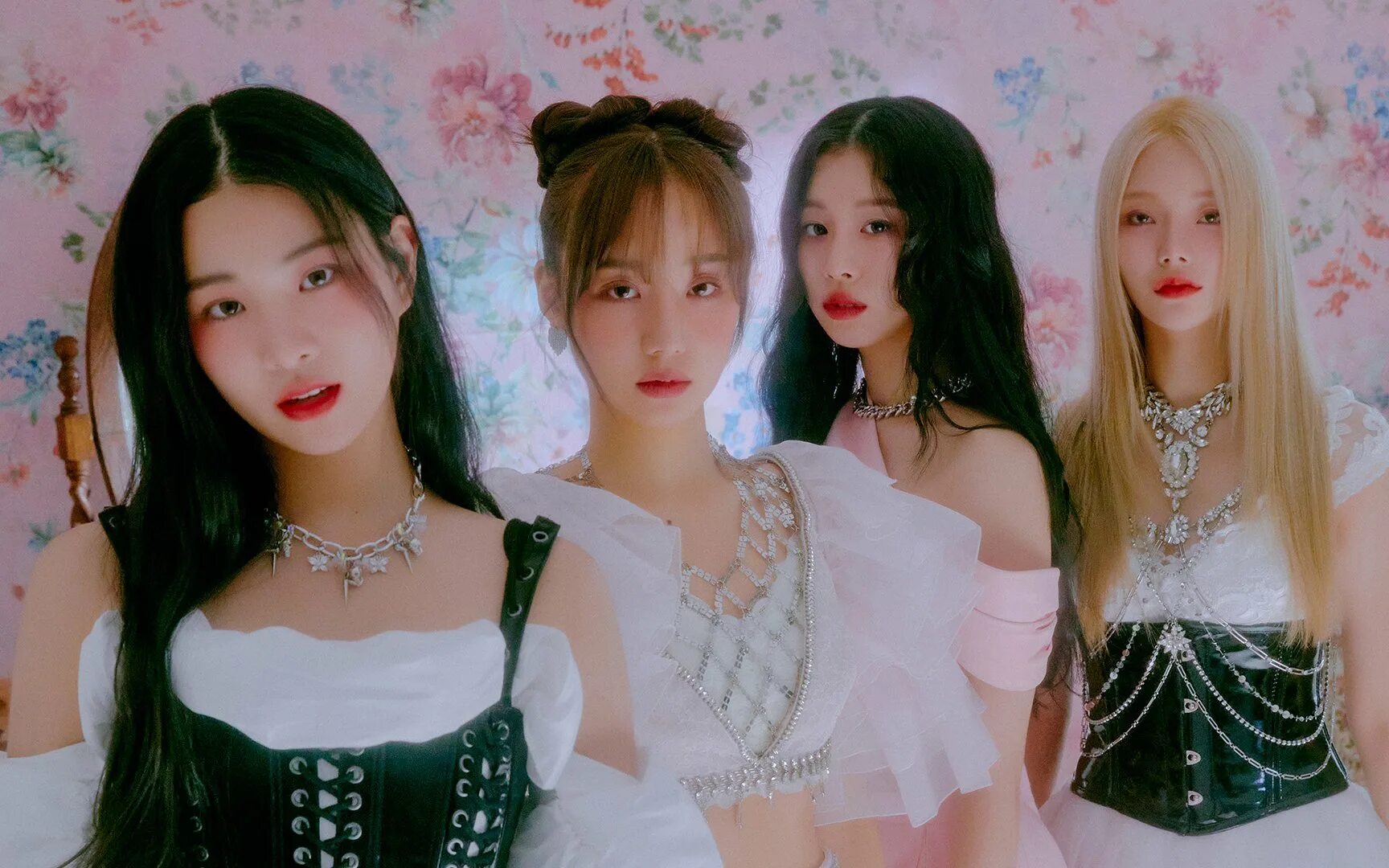 Песня фифти фифти. Мороженое фифти фифти. Saena fifty fifty. Фифти фифти. Как называется песня фифти фифти.