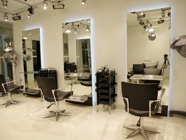 салоны юао. салон мир красоты москва. салон красоты в торговом центре. парикмахерская в северном чертаново. салоны юао.