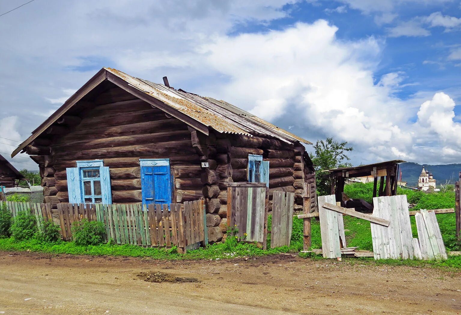 Иркутск нерчинск. Заброшенная избушка в Нижнекамске.