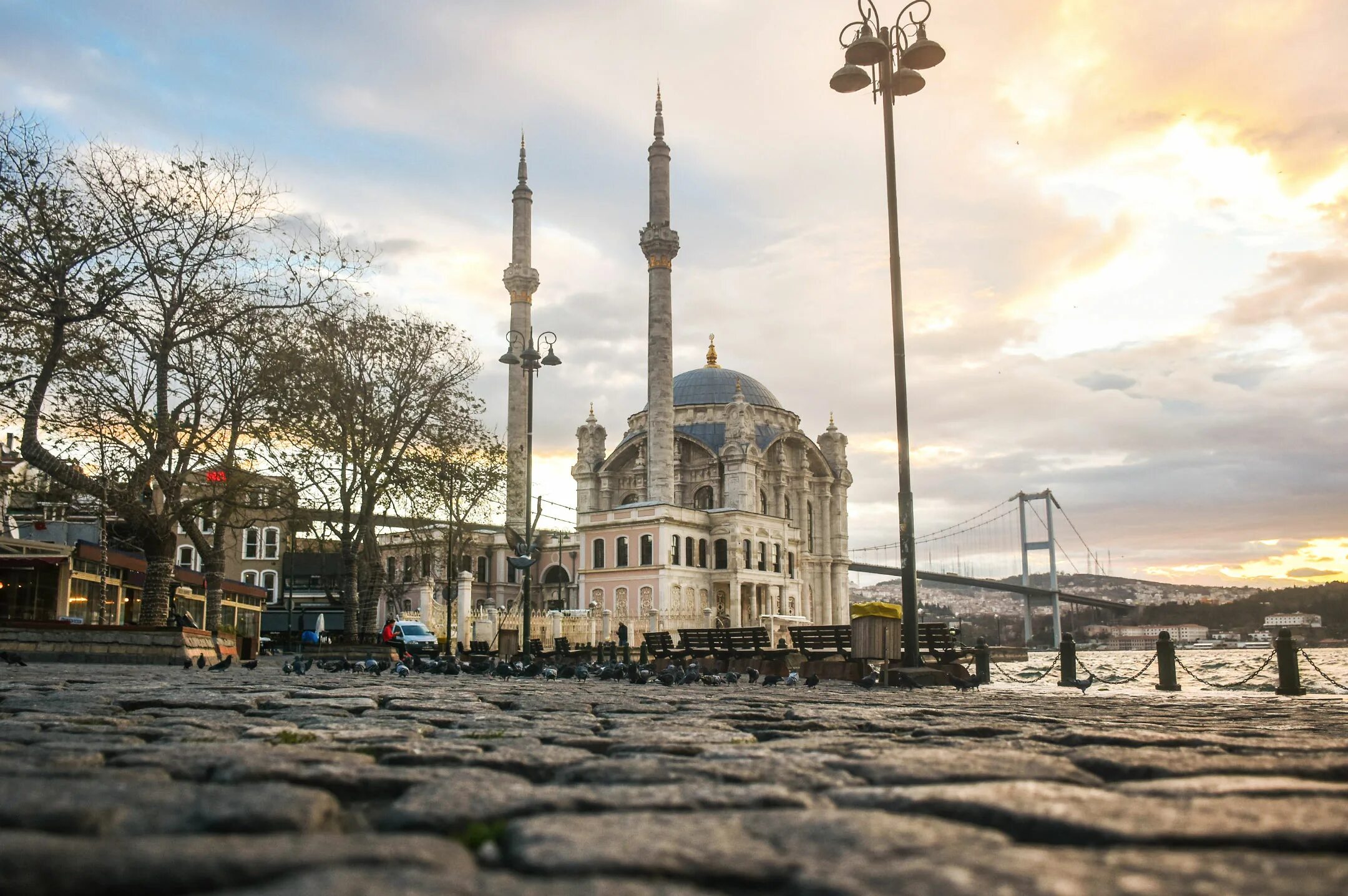 Поехать в стамбул. Мечеть ортакёй в Стамбуле. Набережная Ортакей Стамбул. Стамбул Босфор мечеть. Стамбул Босфор Ортакей.