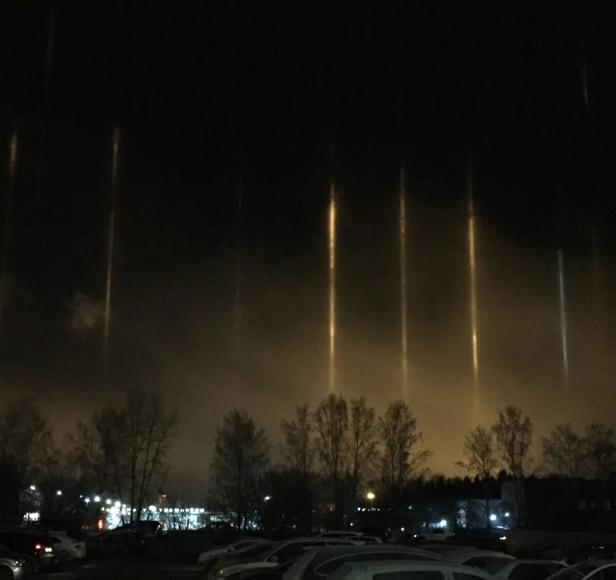 ночной новосибирск. новая многоэтажка в новосибирске. ночь небоскребы освещение. светящийся новосибирск. ночной новосибирск высотки.