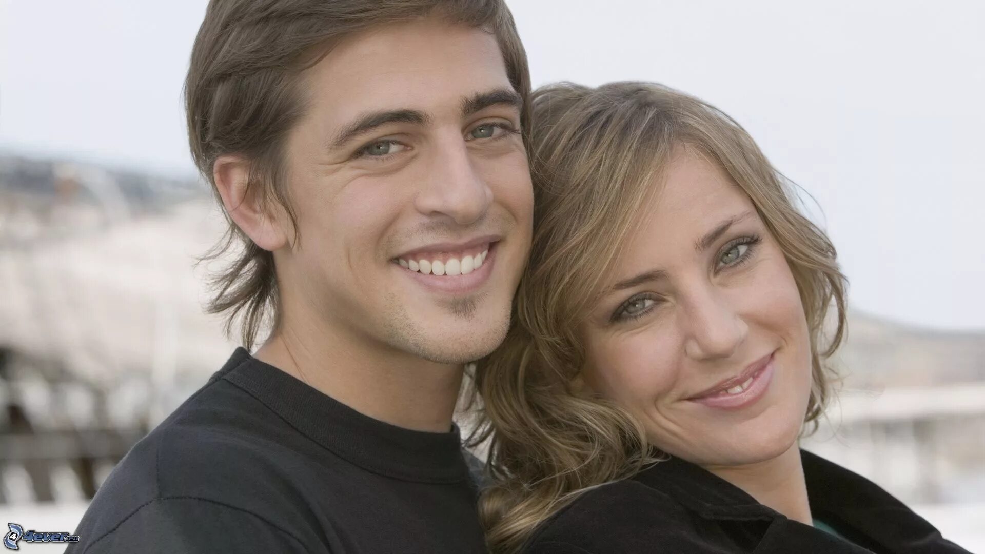 Любовь женщины и подростка. Мезальянс женщина старше мужчины. Молодой парень и женщина старше. Екатерина дориан. Женщина старше.