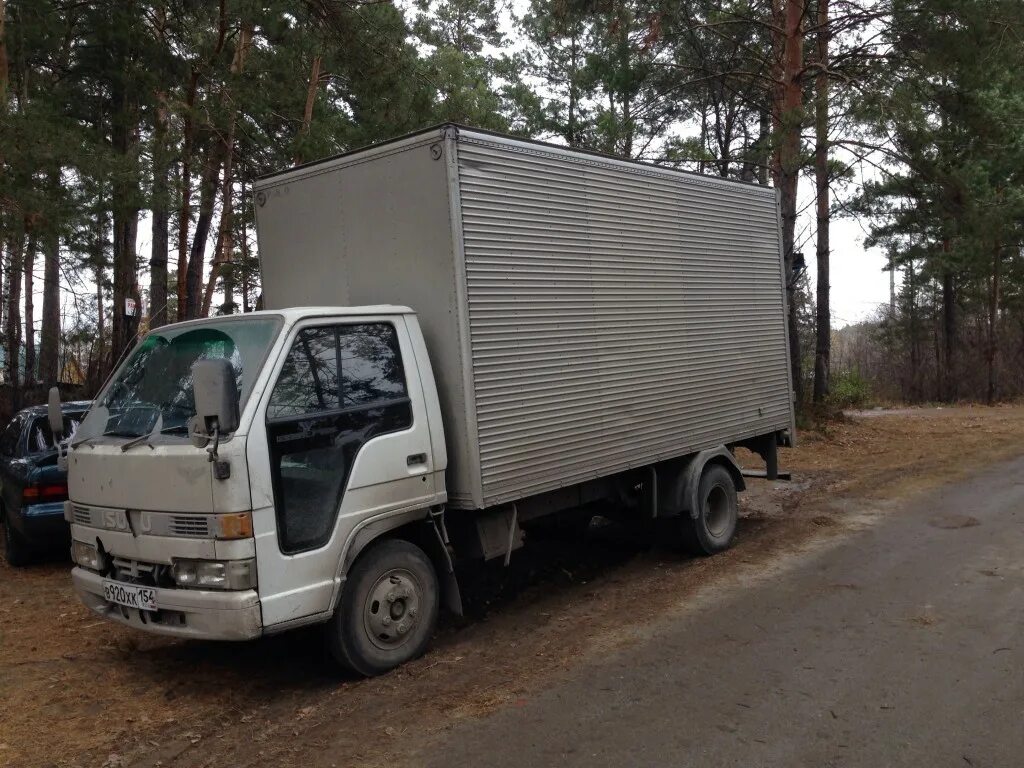 Перевозки 3 5 тонны. Исузу тент 3 тонны. Исузу 3.5 тонны. Исузу грузовой 5 тонн. Фургон Исузу 5 тонн.