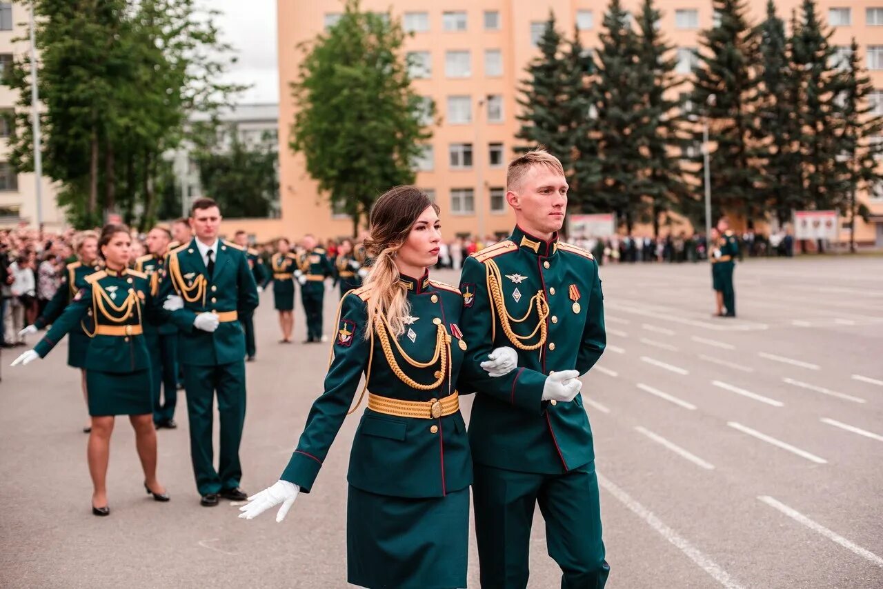 Высшие инженерные училища. Военная Академия Санкт-Петербург имени Буденного. Военная Академия связи Буденного. Военное училище Буденного Петербург. Питер Академия связи имени Буденного.