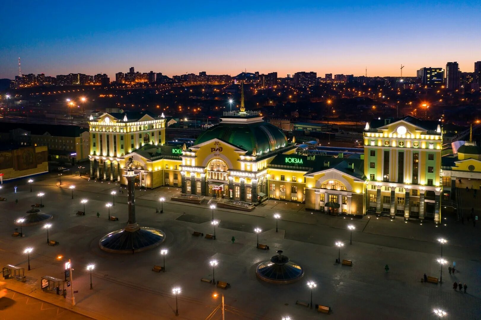 железный город красноярск. вокзал красноярск пассажирский.