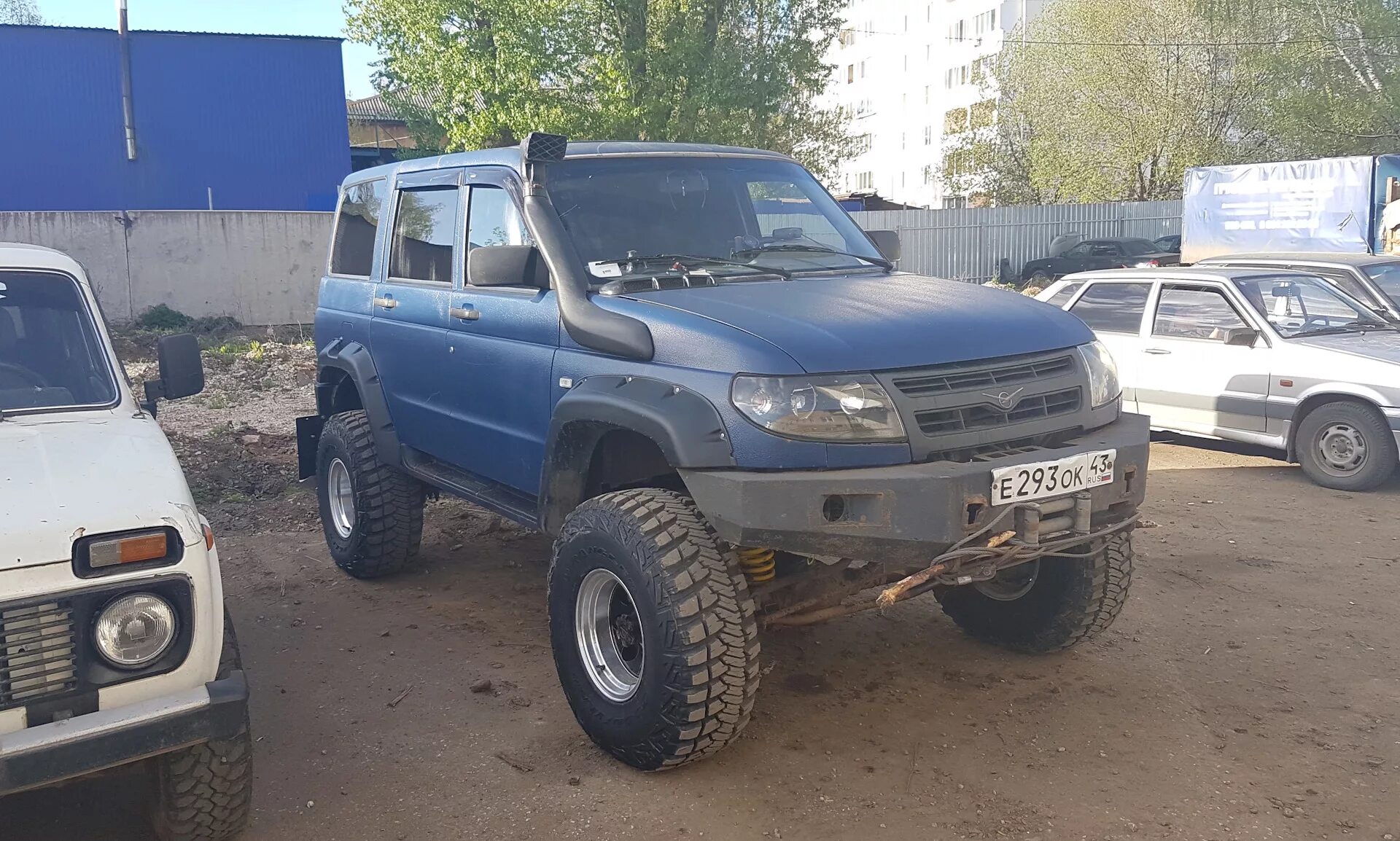 Уаз пикап шины. Патриот пикап на 33 колесах. Патриот на 35 колесах. Patriot Pickup 35 колеса. УАЗ Патриот пикап на 33 колесах.