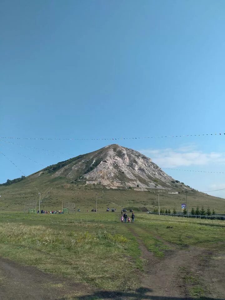 На горе фотосессия торатау. Торатау геопарк башкирия. Торатау уфа гора. Торатау юрта. Геопарк стерлитамак торатау.