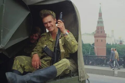 Фото солдата в москве