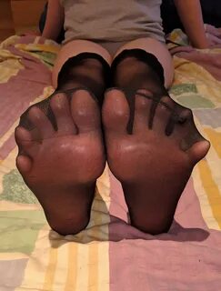 It's been a while since I posted something in nylons 😌 