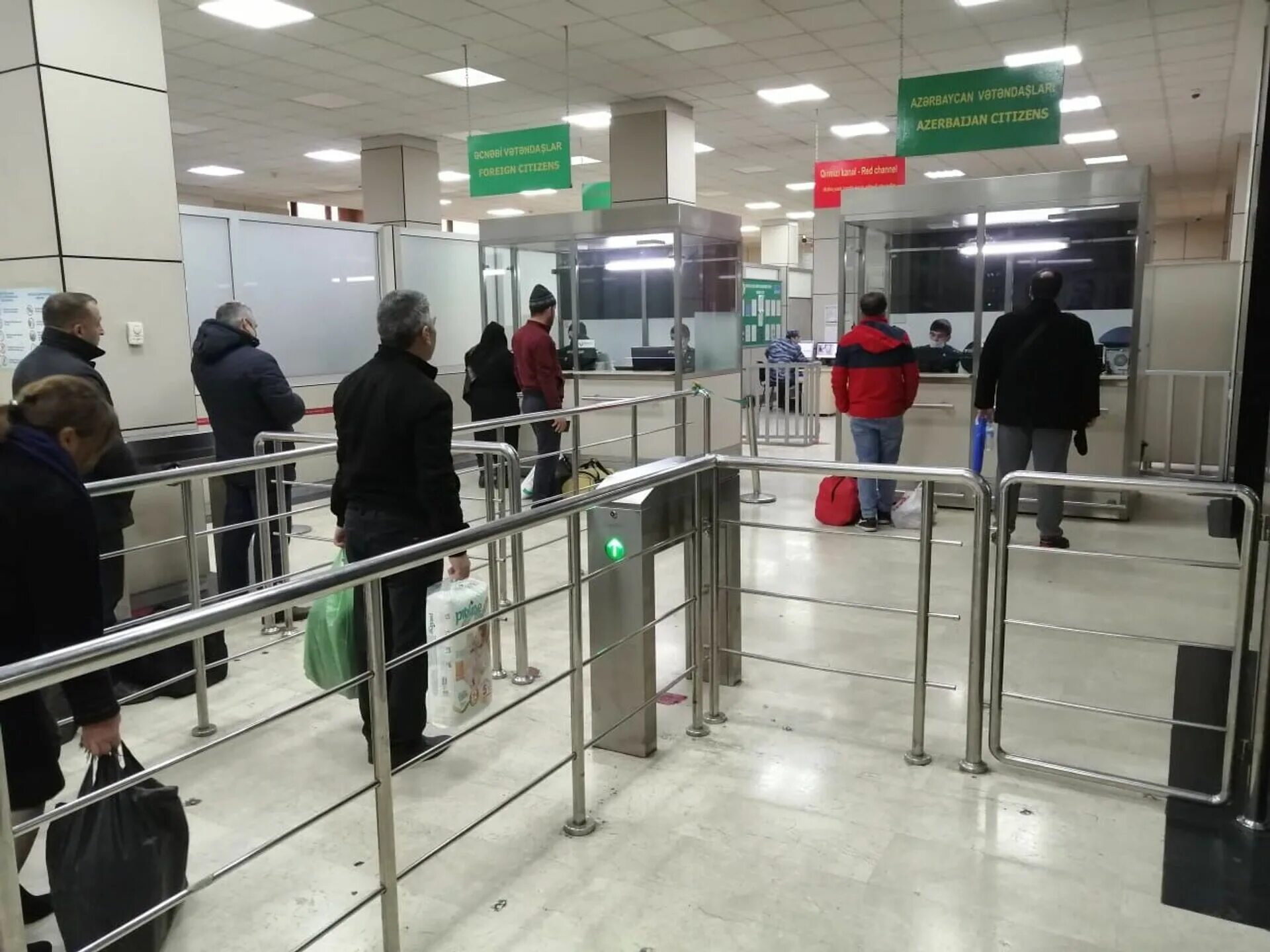 Почему не открывает границу