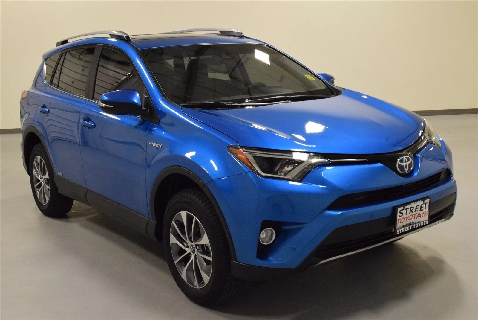 Тойота рав 4 синяя. Toyota rav4 2017. Тойота рав 4 темно синий. Toyota rav4 Hybrid.