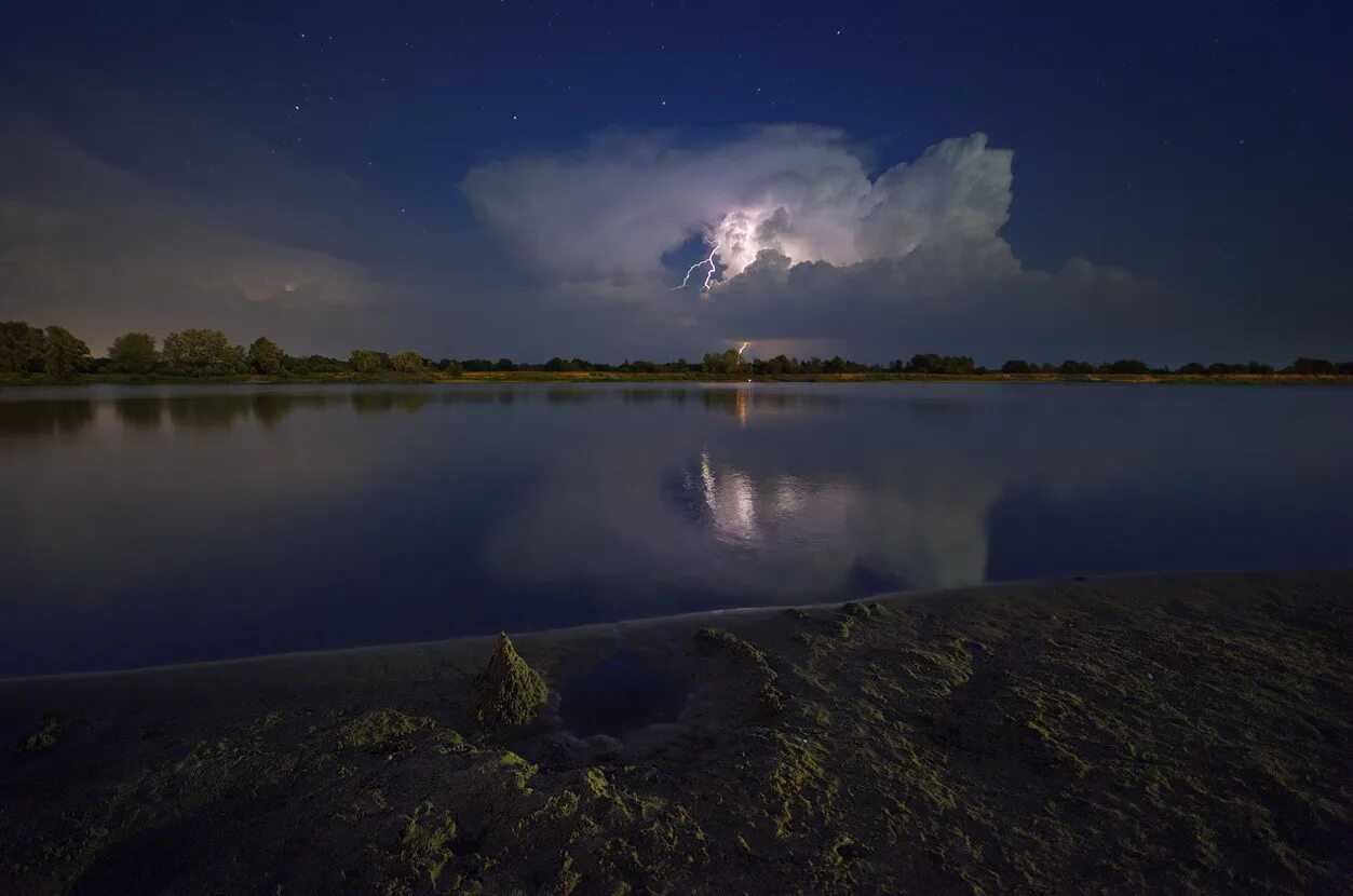 зарница (метеорология). звезды над рекой. туча. грозовые тучи над лесом. зарница (метеорология).
