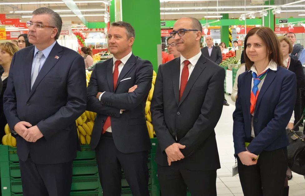 Ашан владелец. Сотрудники ашан пермь. генеральный директор ашана в россии. топ менеджмент ашан россия.