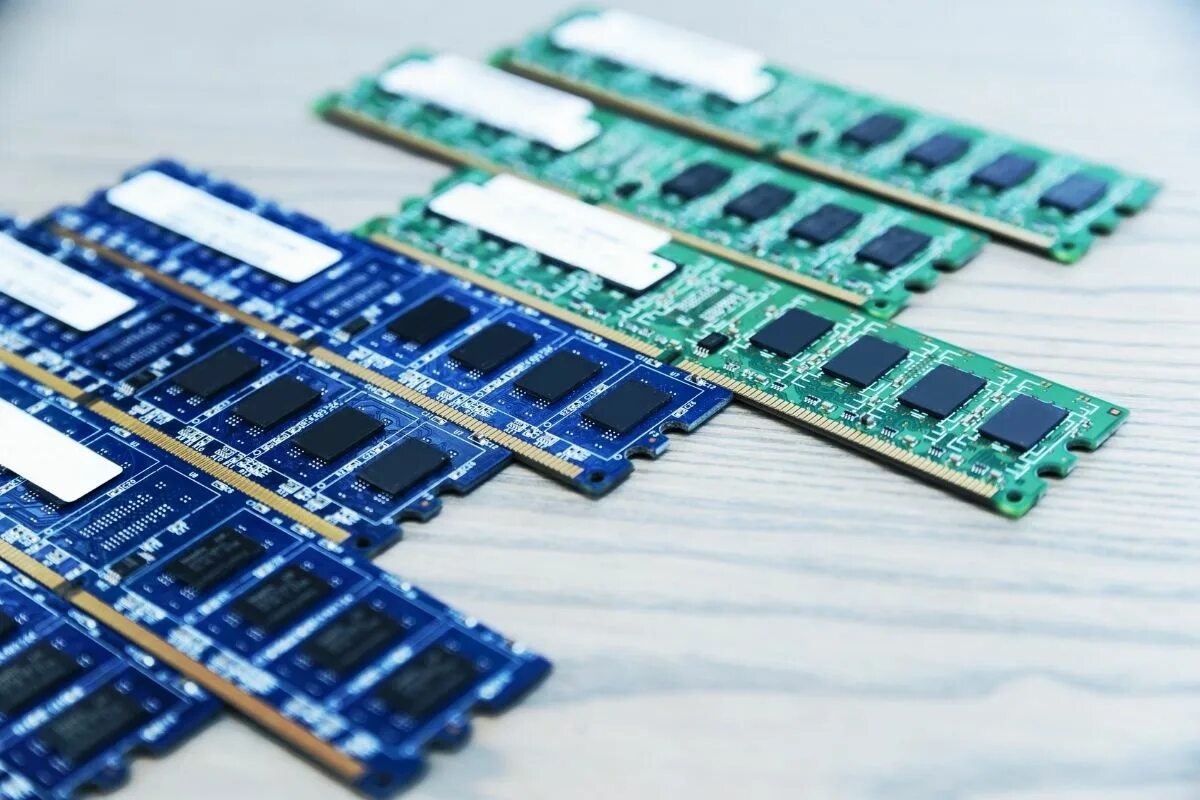 Ddr5 Ram. Ddr3 vs ddr5. Ddr5 разъем Оперативная память. Random access Memories. Слоты памяти ddr3