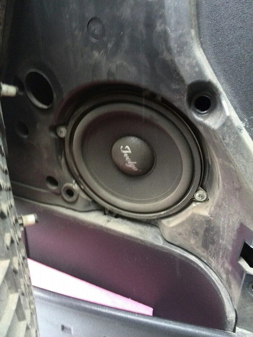 Меган 2 2008 установка 20 колонки в передние двери. 16 динамики в рено меган 2. 16 колонки в рено меган 2. 16 динамики в рено меган 2. Рено меган 2 передние динамики.