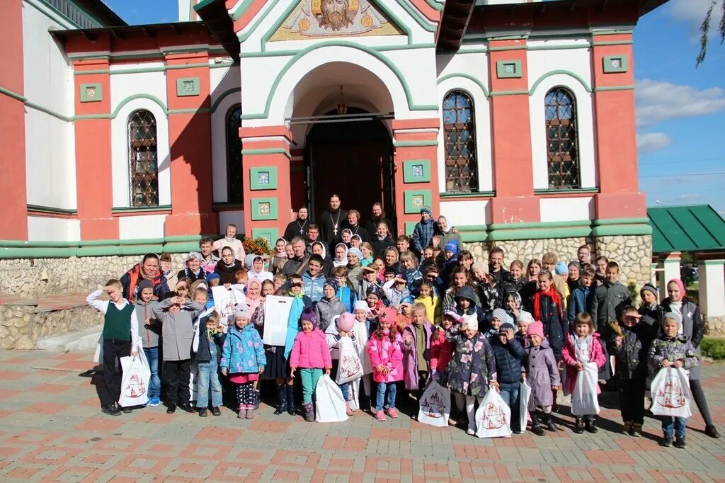 Воскресный район. Храм Чурилково Домодедовский район. Школа в Чурилково Домодедовский. Деревня Чурилково Домодедовский район.