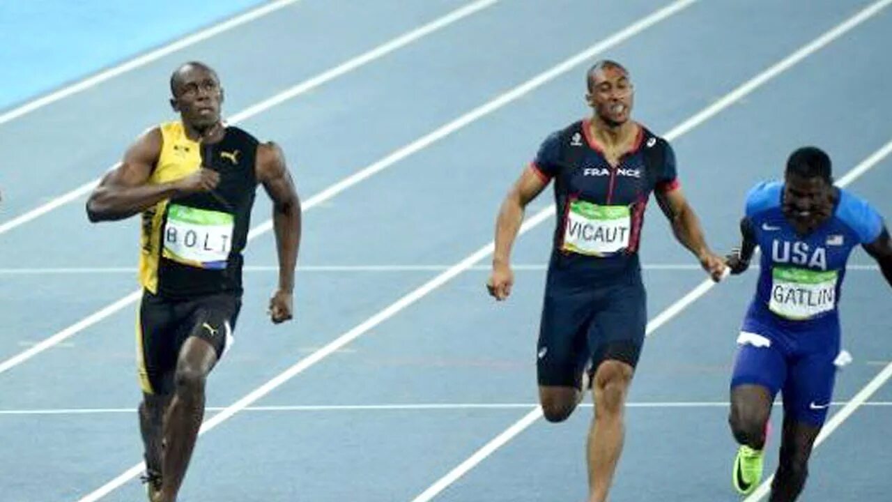 Быстрый бегун в мире. Usain Bolt 2008. Усейн болт 100 метров. Усейн болт 100 метров мировой рекорд. Усейн болт Олимпийский рекорд на 100 м.
