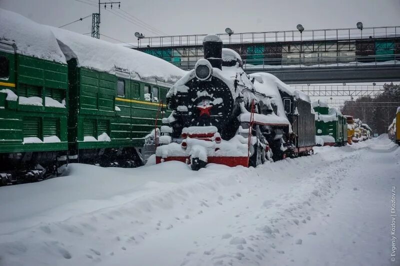 Электричка паровозный новосибирск главный. Железнодорожный музей новосибирск. паровоз новосибирск. музей поездов в новосибирске. музей паровозов новосибирск экспонаты.