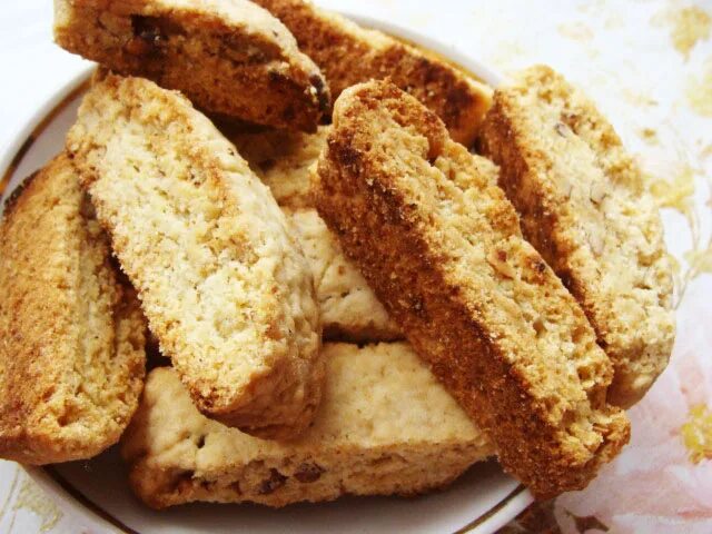 сухари посольские ванильные. постные сухарики. сухарики постные. простые сухари. сухари.