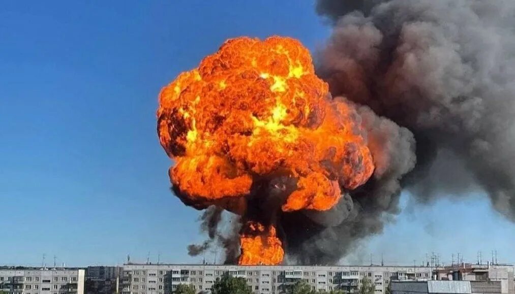 Взрыв АЗС В Новосибирске 14 06 2021. Взрыв в Новосибирске 14-06-2021. Взрыв заправки в Новосибирске.