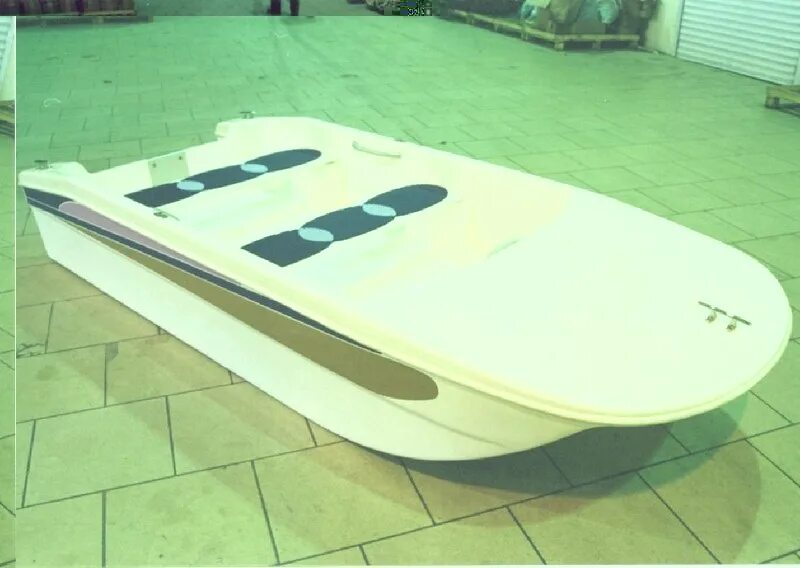 Прогресс 2 со стационарным двигателем. Прогресс 2. Лодка прогресс 2. Стеклопластиковая лодка прогресс. Расцветка лодки прогресс.