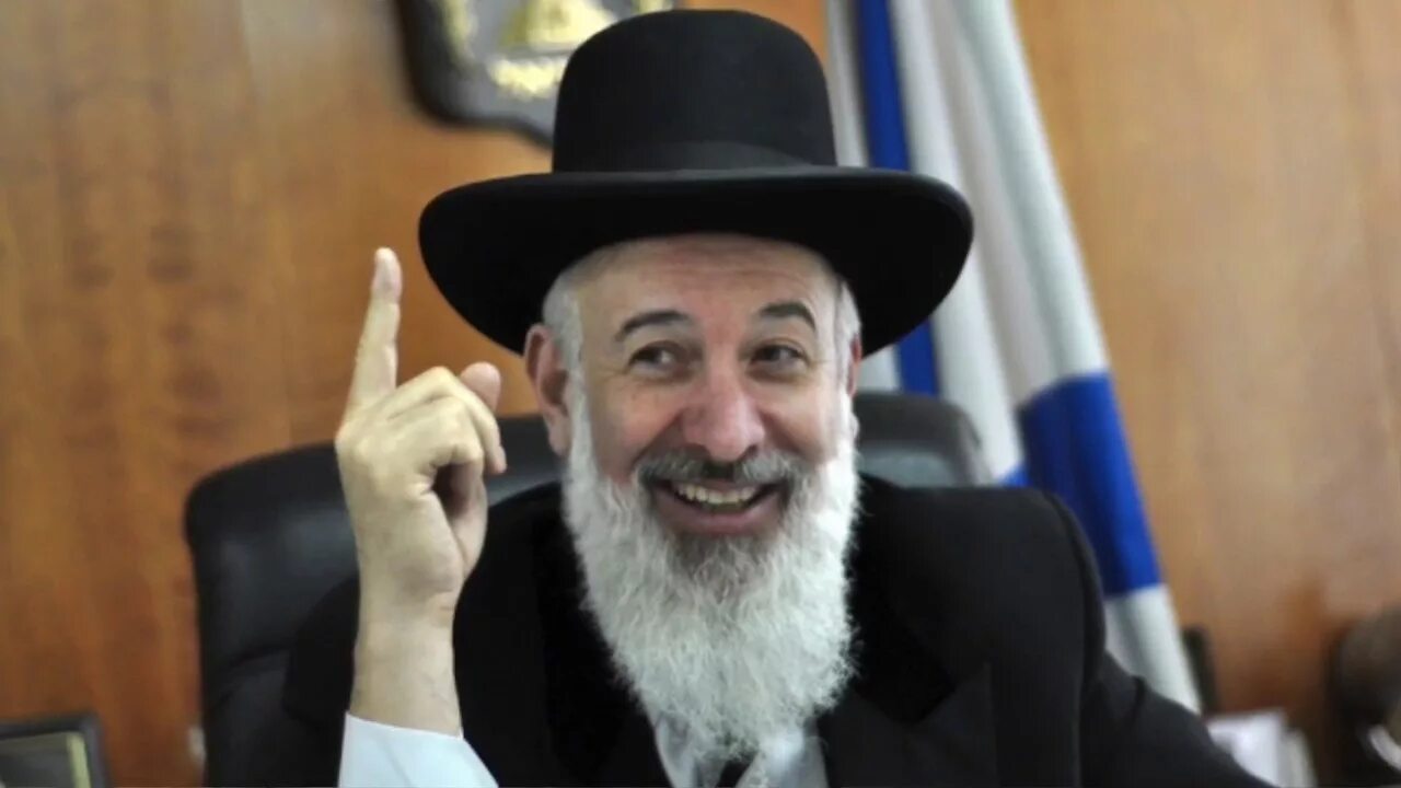 Мойша гольдман. Луи де фюнес еврей. Луи де фюнес приключения раввина. Мойша гольдман. Еврей на аву.