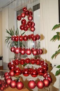 Вешать красные шары