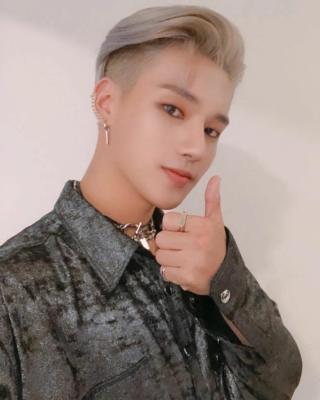 Уен эйтиз. ATEEZ Wooyoung. Уён ATEEZ 2020. Уён ATEEZ Wonderland. ATEEZ участники уен.