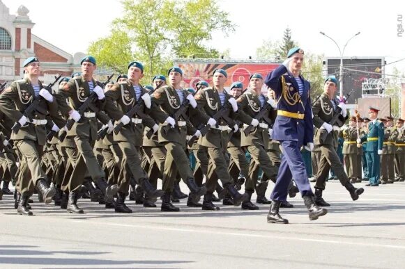 Марш. Военный марш Свиридова. Шагают солдаты парад Волгоград. Военный марш 6. Свиридов метель военный марш