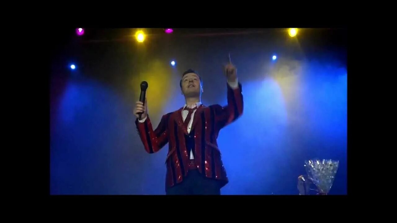 Витас 2003. Витас ургант. Витас молодой. Витас лист осенний. Лист на ветру витас.