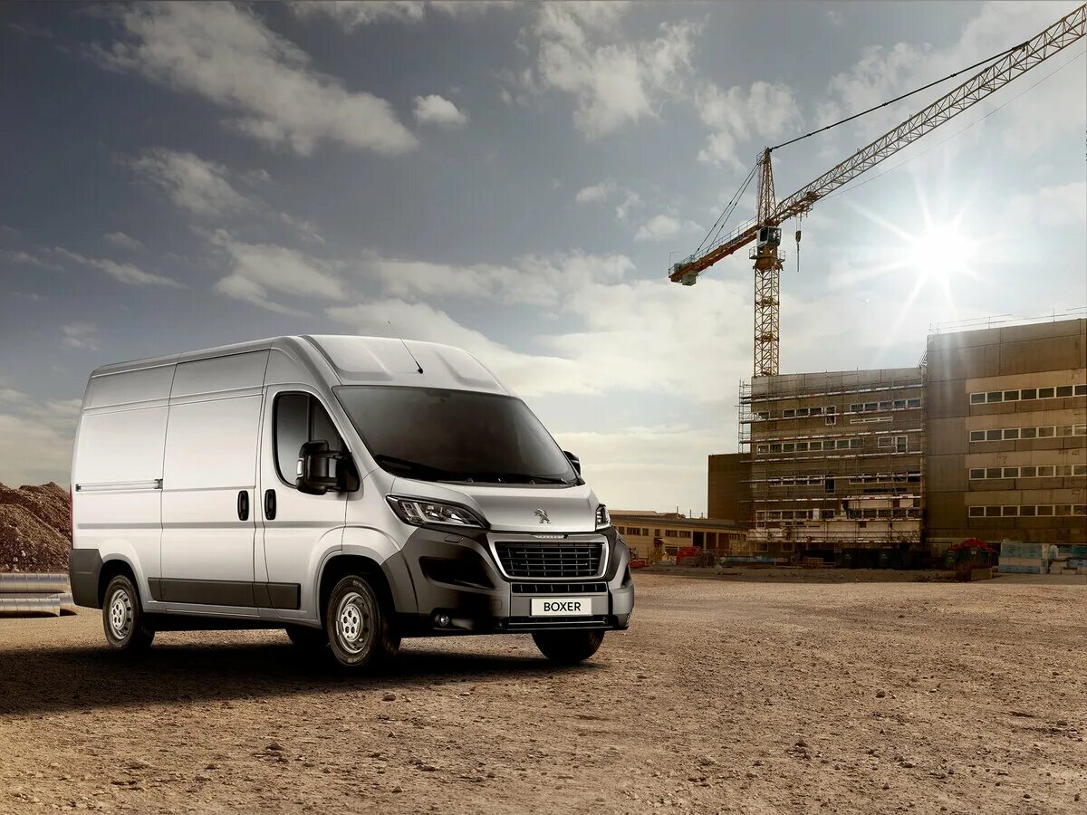 Грузовые коммерческие автомобили. Peugeot Boxer. Peugeot Boxer грузовой. Пежо боксер 2023 новый. Пежо боксер 2022.