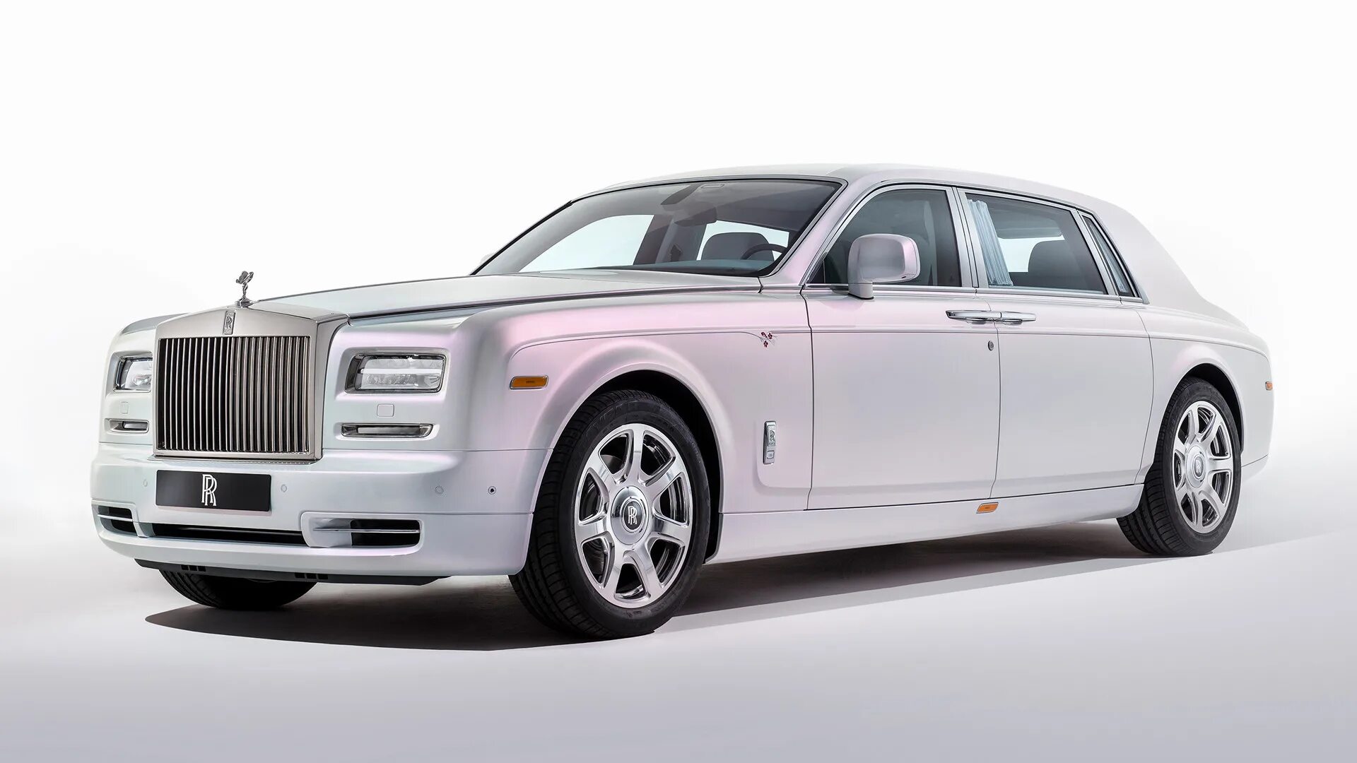 Белый роллс. Роллс Ройс Фантом. Rolls Royce Phantom 2022. Роллс Ройс Фантом 6. Rolls Royce Phantom 7.