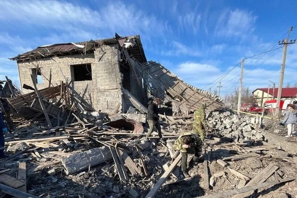 Разрушенный дом. Разрушенный дом в Донецке. Дом после пожара. Разрушенный дом в Донецке 2023.