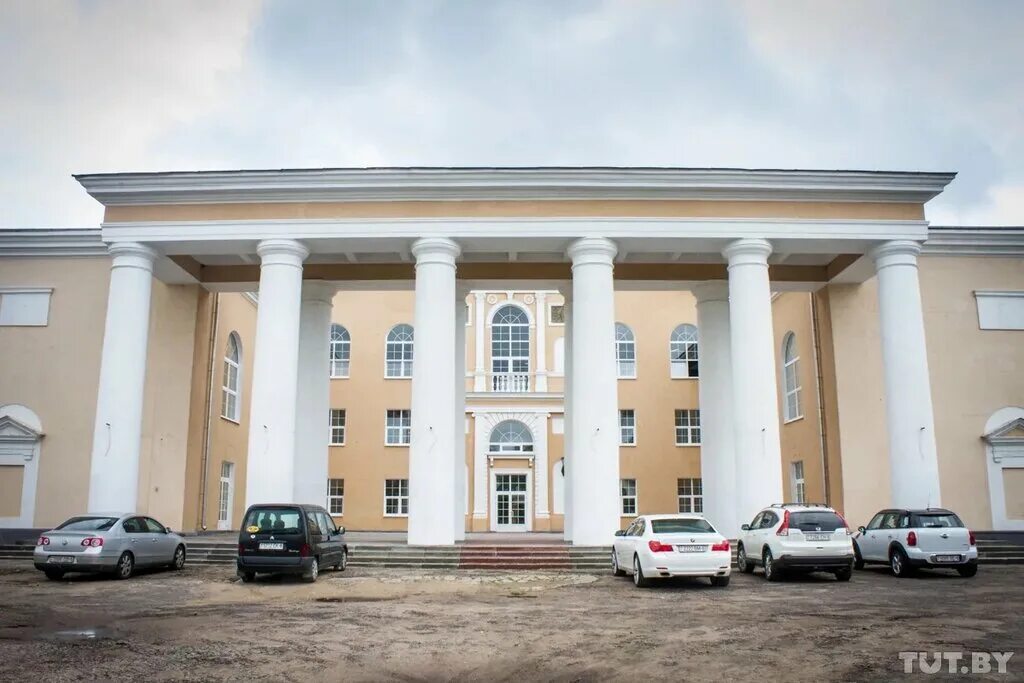 дом культуры могилев. могилёвский дворец культуры персоналк. дом культуры могилев. могилев здание дк. ул челюскинцев 64 могилев.