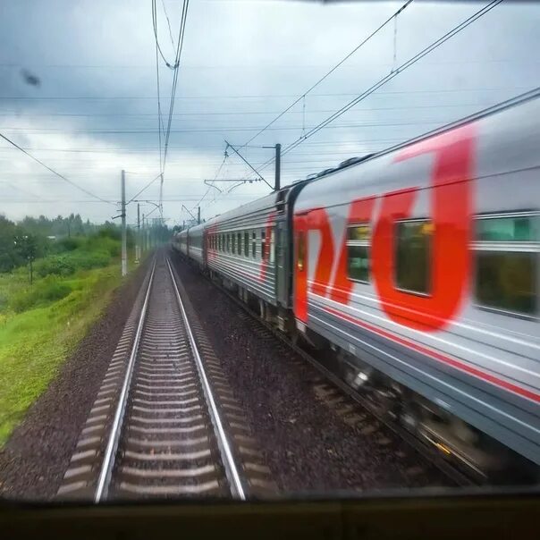 Мурманск (станция). Ржд спб мурманск. Пассажирский поезд чита москва. Двухэтажный поезд мурманск санкт-петербург. Фирменный поезд санкт-петербург мурманск.