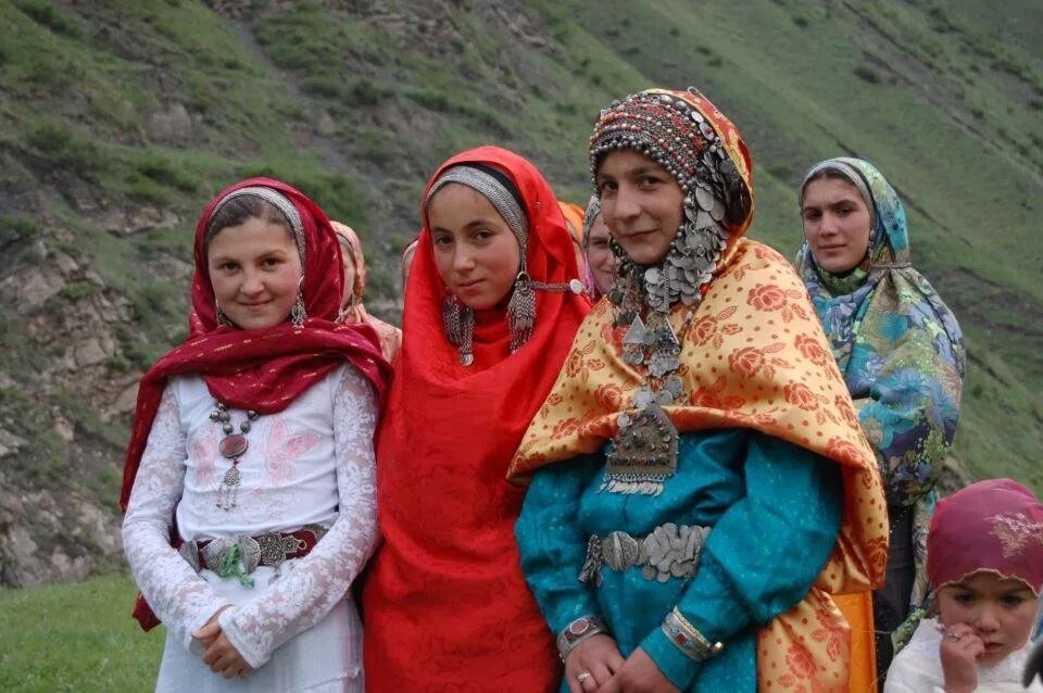 Чуждые народов. Арчинцы. Арчинцы в Дагестане. Национальная одежда Дагестана аварцев. Народы Дагестана Балхар лакцы.
