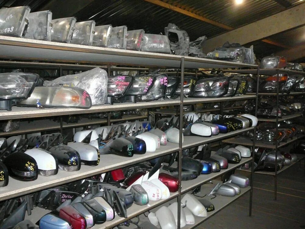 Автозапчасти для иномарок. Склад запчастей для автомобилей. Склад запчастей для автомобилей. Автосалон. Магазин бу иномарок.