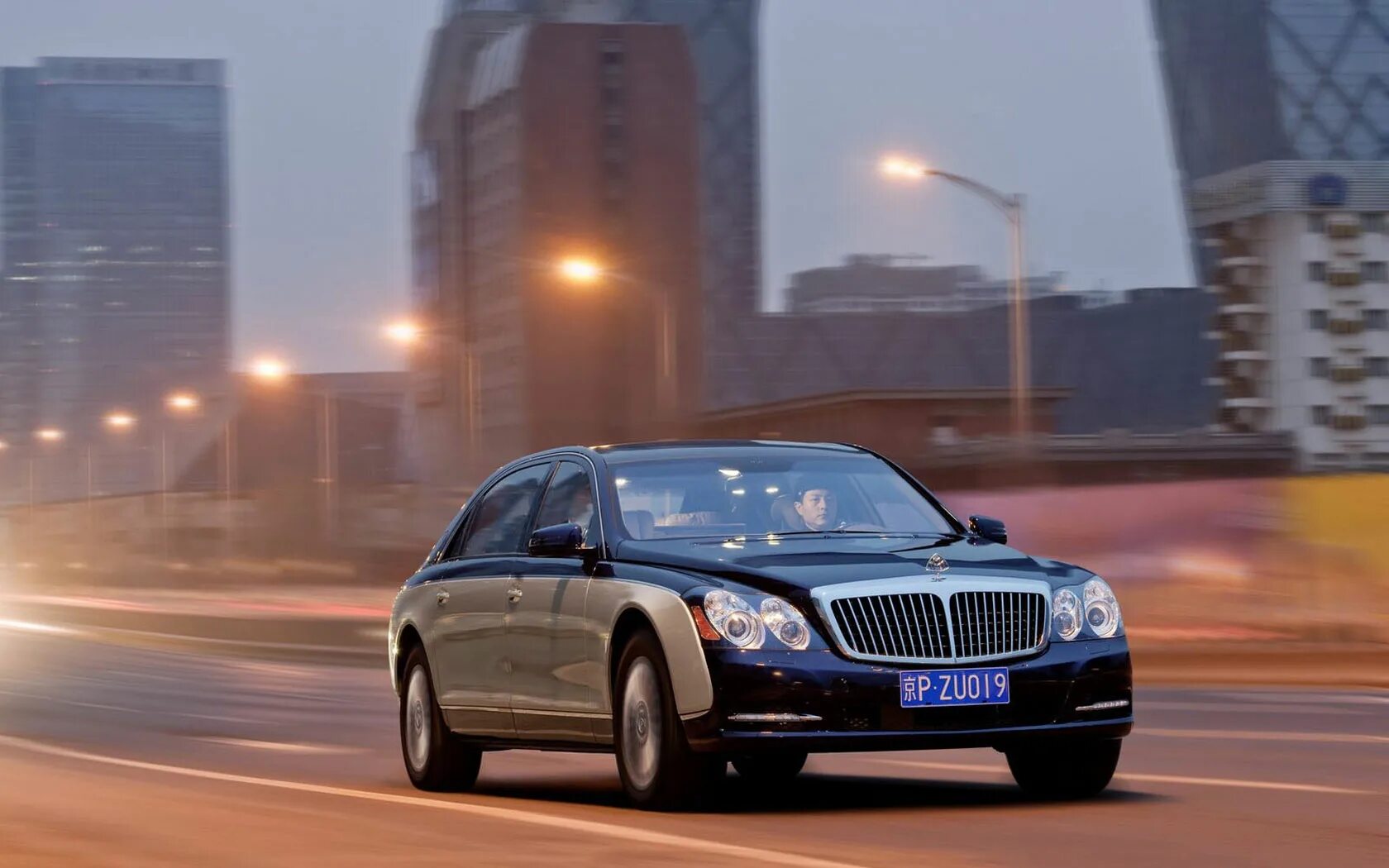 Майбах хамелеон. Maybach 62s. Мерседес Майбах 62s. Mercedes Maybach 62. Maybach 57/62.