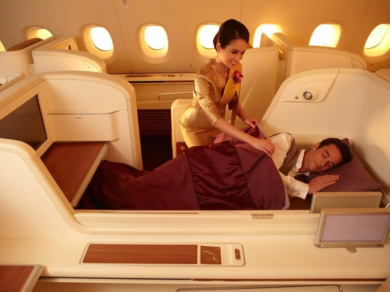 Thai Airlines first class. Самолет с лежачими местами. Спальные места в самолете. Самолет со спальными местами.