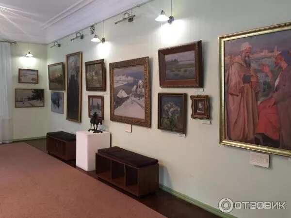 Гордостью музея. Екатерининский корпус в петергофе. Петергоф монплезир екатерининский корпус. Серебряная палата (вена). Мадридский музей прадо внутри.