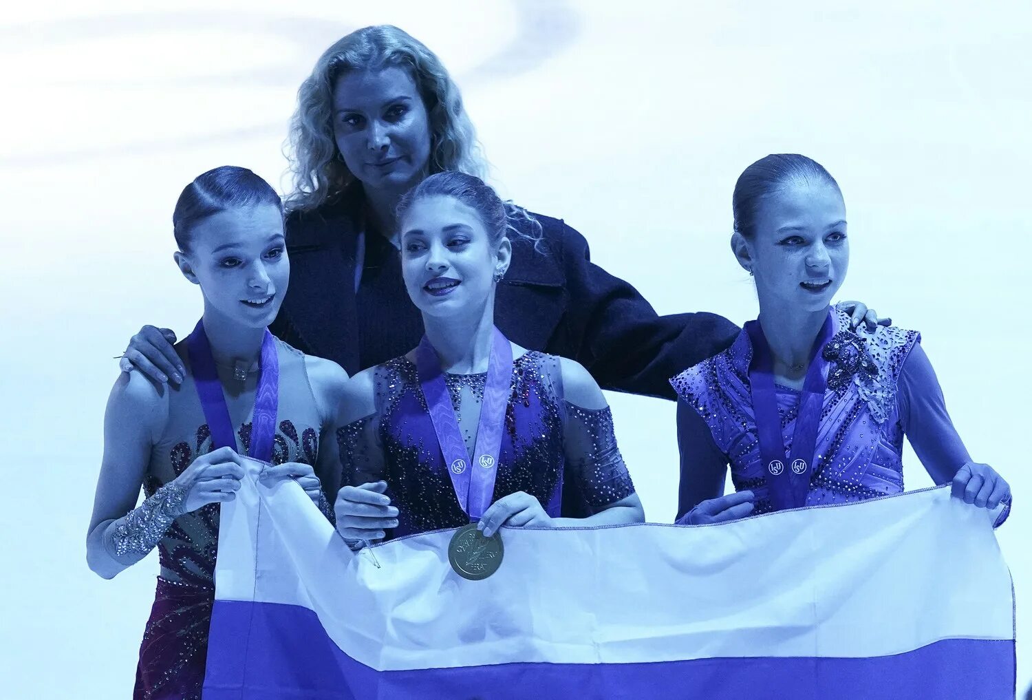 Хрустальный ледовый дворец тутберидзе. Ледовый дворец тутберидзе в ясенево. Ледовый дворец темберидзе. Каток хрустальный тутберидзе. Дворец тутберидзе.