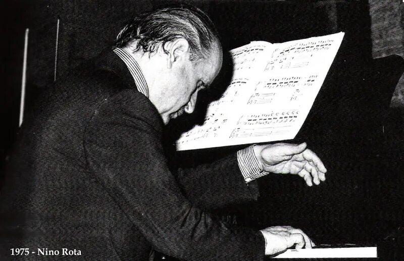 шестая рота стас коноплянников. рота слушать музыку. сергей коноплянников вдв. рота слушать музыку. за собою двери роты.